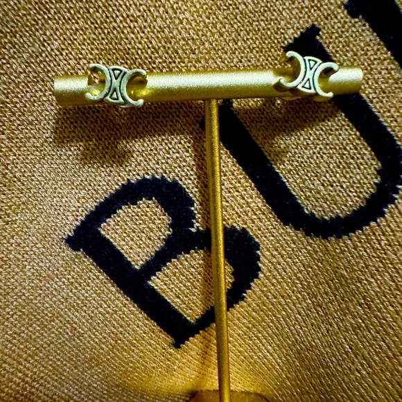 - New - Mini “fashion” earrings. “ price is firm” - Picture 2 of 4